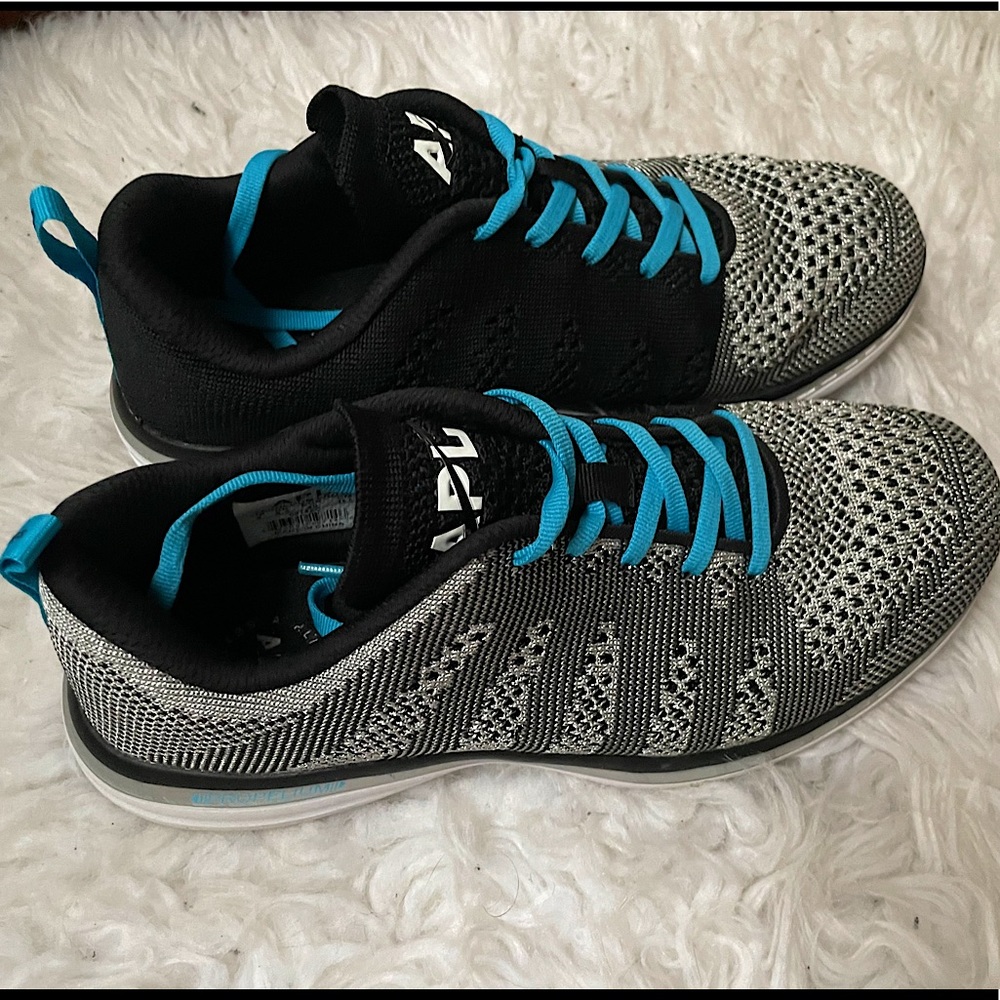 APL Techloom Pro Sneakers